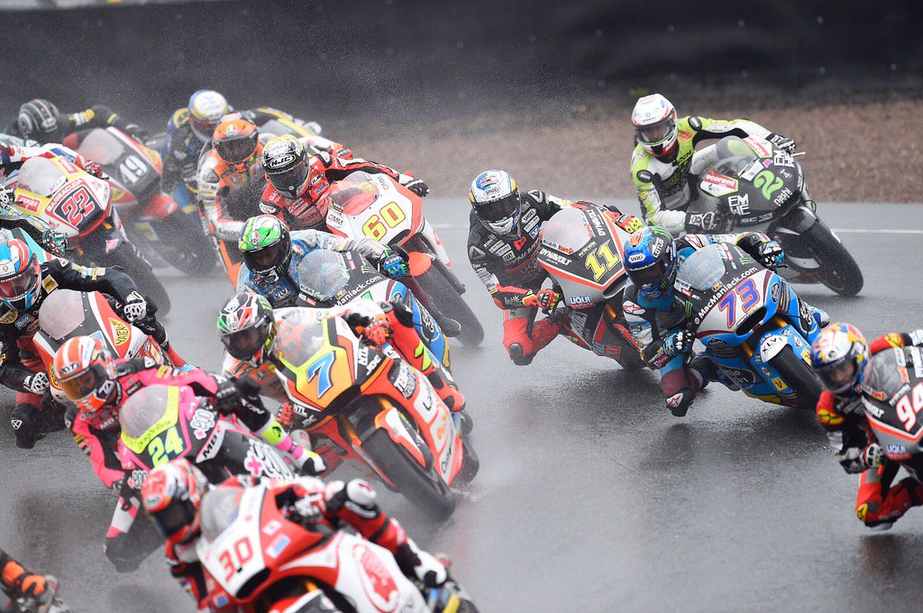 7balda's tweet image. Some traffic in the rain of #GermanGp 😄☔️ #firstcorner #Moto2 #Race