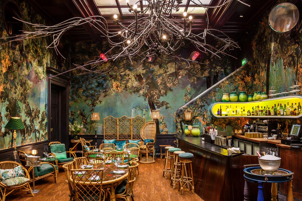 Passenger6A_IT's tweet photo. Dì addio alla sobrietà. In questi bar e ristoranti l'importante è esagerare. #top6a https://t.co/ngIUjC2M4v https://t.co/VPf60GCxr6