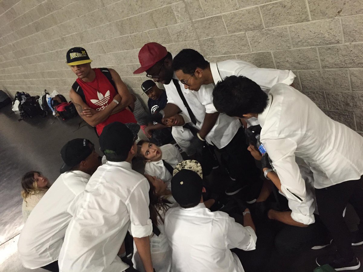 The Origin crew getting hyped up before performing at <a href="/SPOCOMDance/">spocomDANCE</a> on Sunday 
#SPOCOM2016 #dance #hiphop #origin
