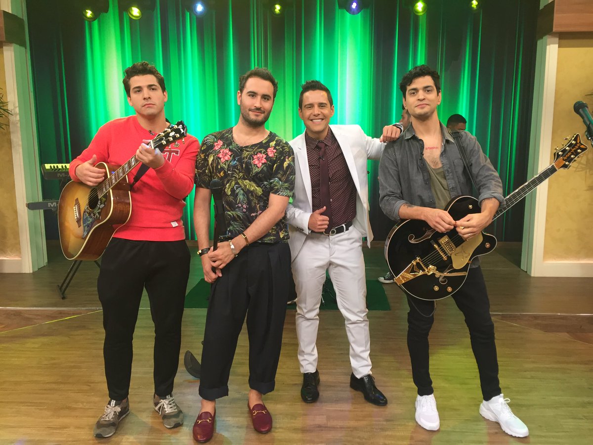 despiertamerica's tweet photo. ¡Atención chicas! Hoy viene la talentosa agrupación @ReikMx https://t.co/HuWJyJK6MC