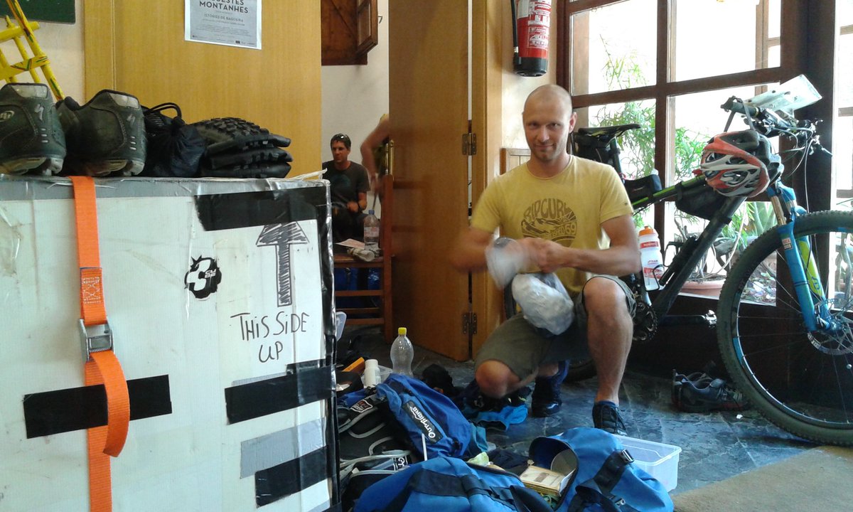 mar_samper's tweet photo. Ya están llegando los 1os corredores al Hotel Hipic del #Raidaran2016 #Valdaran #Hotelhipic #pyrenees https://t.co/IQgk2tDXCv