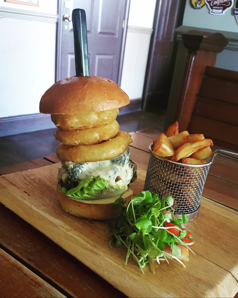 TheTitheBar's tweet photo. Feeling peckish? Pop into the #tithebar for a burger and a pint! Serving until 9 tonight 🍻 https://t.co/dAc1vpUSr7