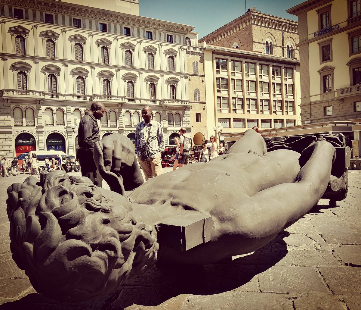 vanabeau's tweet photo. #blackDavid #Firenze https://t.co/oOAJFN7EeY