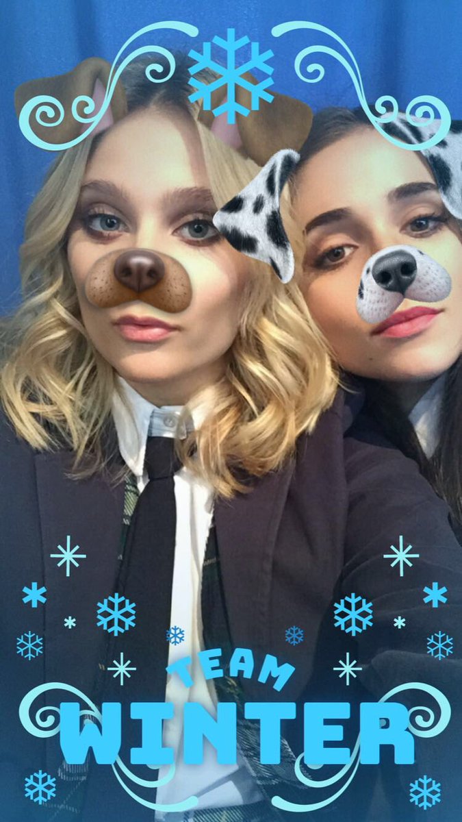 VaLuZenere's tweet photo. El frío @caro_kopelioff https://t.co/QrposL1VpD