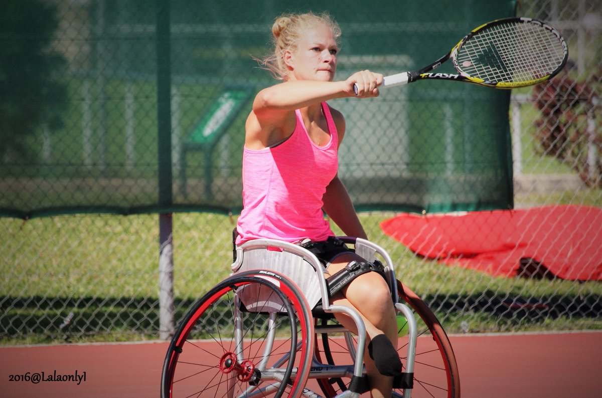 LalaonlyI's tweet photo. Au @SwissOpenSHG #Genève #wheelchairtennis :
2/ Une Championne @DiedetheGreat https://t.co/yrabNlr7aJ