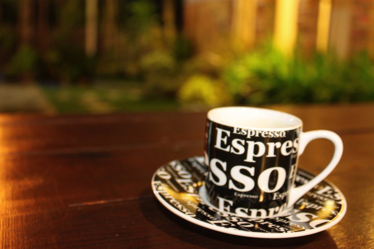 Gopegopgop's tweet photo. Banyak kata tertuang dalam seruput singkat malam ini ☕
#coffee
#checkpointcafe
#kopiindonesia
#indonesia https://t.co/OB34BU43fX