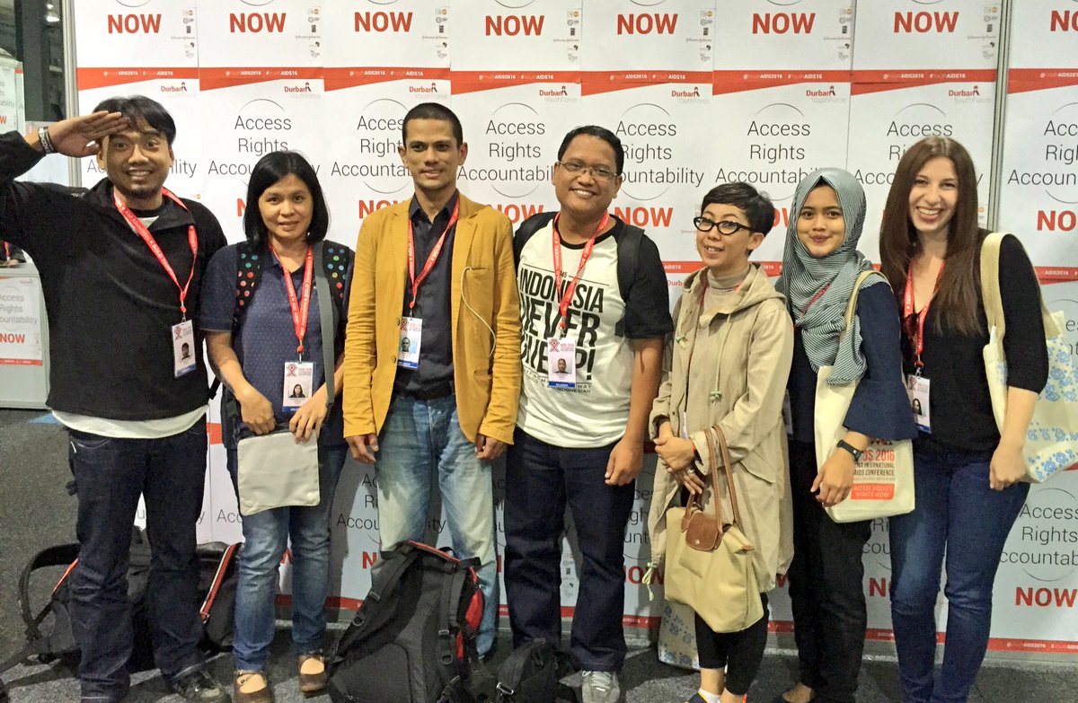 DrClauStoicescu's tweet photo. Part of the #Indonesia civil society delegation at #AIDS2016 to talk #keypops #harmreduction #humanedrugpolicy #PUD https://t.co/yrR7xW9Rfx