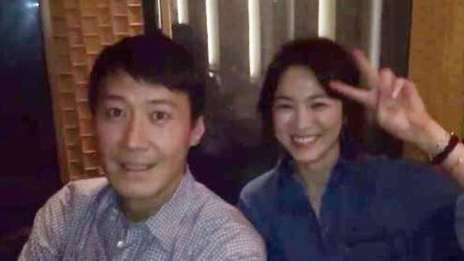 gugigthekop's tweet photo. ชอบอนนี่ยิ้มแบบนี้จัง ยิ้มแป้นเชียว ^____^ #aLoyalFriend #SongHyeKyo #SongSongCouple https://t.co/rCYDpfxUI5