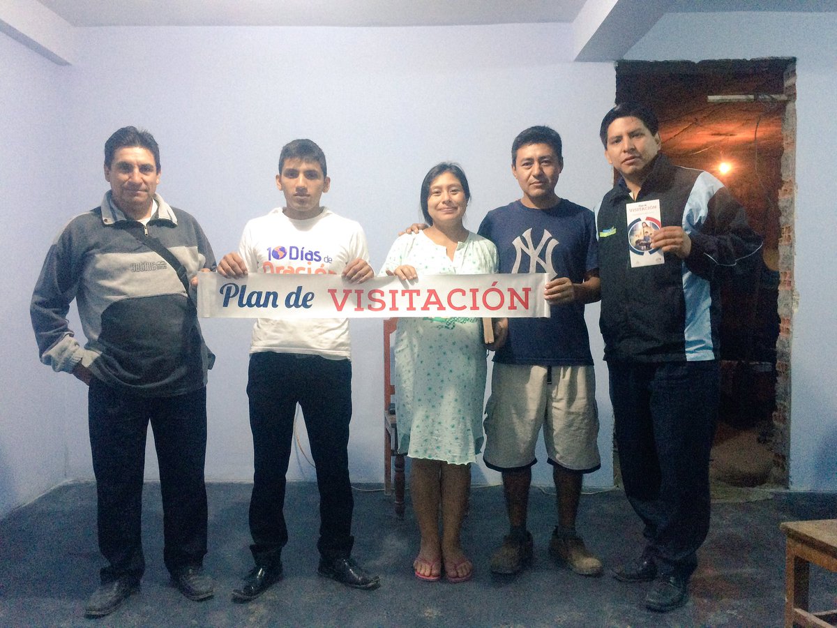 PrJCabrera's tweet photo. Familias del #DistritoRiojaCentral son fortalecidas a través de #PlandeVisitación4x4 #MNO porque #PrimeroDios https://t.co/gwSHEzs2vi