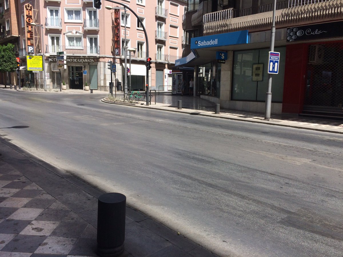 mfgranaina's tweet photo. Laviin con la que cae ahora, ten cohoneh a salir a pillar un pokemon desoh #mf https://t.co/DlZy2XWFOC