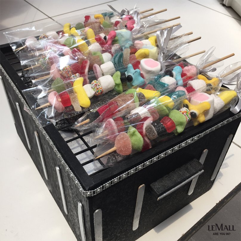 LeMall_Lb's tweet photo. A candy barbecue! How cute? #CandyCool #LeMall https://t.co/LN45UzOGlt