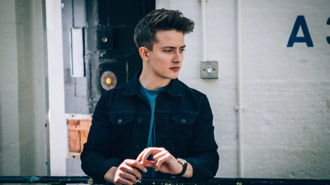 euphoriazine's tweet photo. TRACKS: @LeoStannard - In My Blood https://t.co/Clh3KdO1N9 https://t.co/oUxLAQHydJ