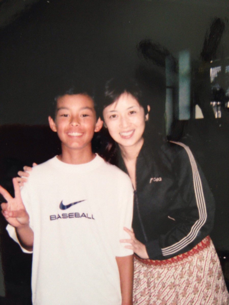 眞喜志一星 Twitterissa 親から尚玄さんとの写真送られてきた そして母親役だった高岡早紀さんのも 写真って大事だね 懐かしいわ ついでにオマケまで送られてきた 俺も 昔は 可愛かったのに