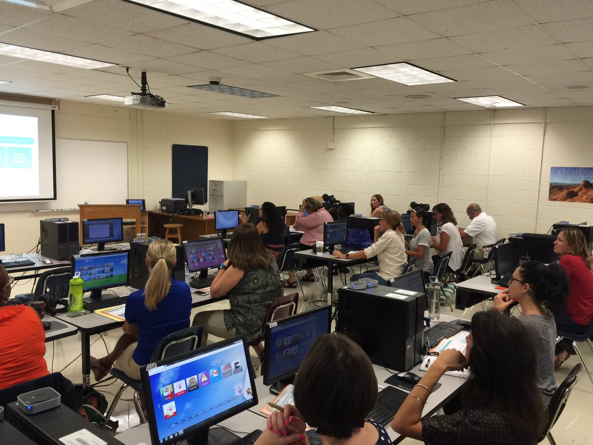 Robert_Avossa's tweet photo. @pbcsd investing in K-5 Reading and Math - teacher resources and student support #GrowingStrong #i-ready https://t.co/Ho8RGREEMJ