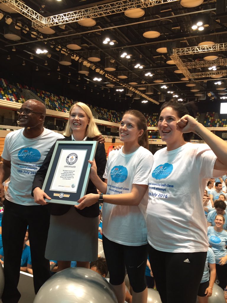 wearetalkglobal's tweet photo. We did it @krissakabusi @SarahDStevenson @MullerUKandI #worldrecordbroken #inteamgbscorner https://t.co/CUdvrJBcH1