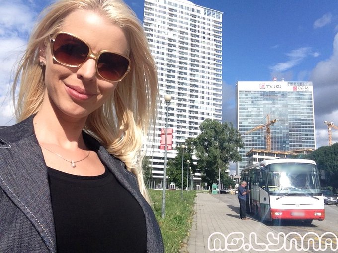 Living in one and working in the second one, that would be so cool! :-D https://t.co/TjVEDsrnBJ<a href="/tag/brexit"class="tags"><span>#brexit</span></a>