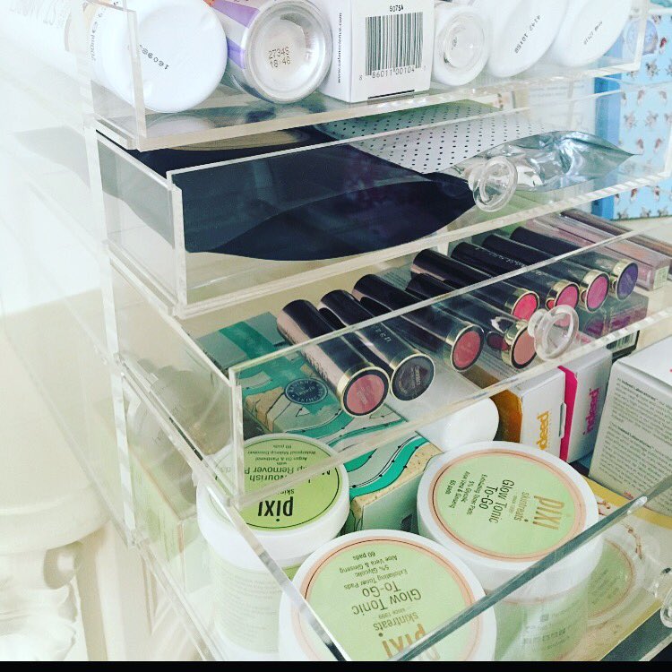herclutterbox's tweet photo. FREE DELIVERY offer expires on the 31st, don't miss out people! #herclutterbox #freedelivery #save #makeupartist https://t.co/THHcutwujg