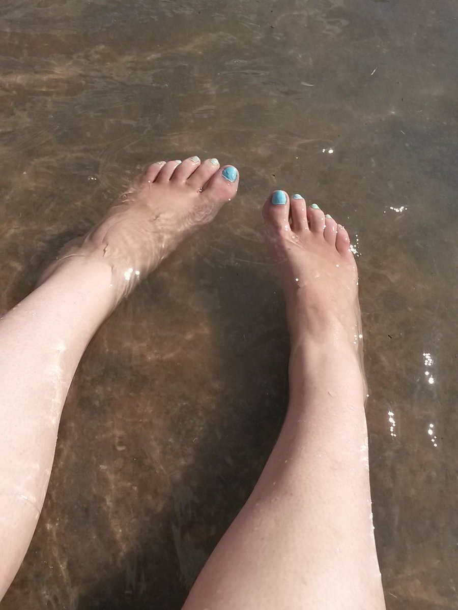 MissyShh's tweet photo. Paddling in the sun 😍

#findom
#footfetish
#paypig
#footworship
@RT4tat2 @RTpig @RTfeet @RTpaypiggy 
@RTCunt96 https://t.co/cOj9MDti6P