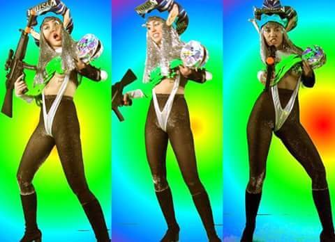 MCWORLD14's tweet photo. Miley 2014 - merry Christmas party https://t.co/ykoFPLnglN