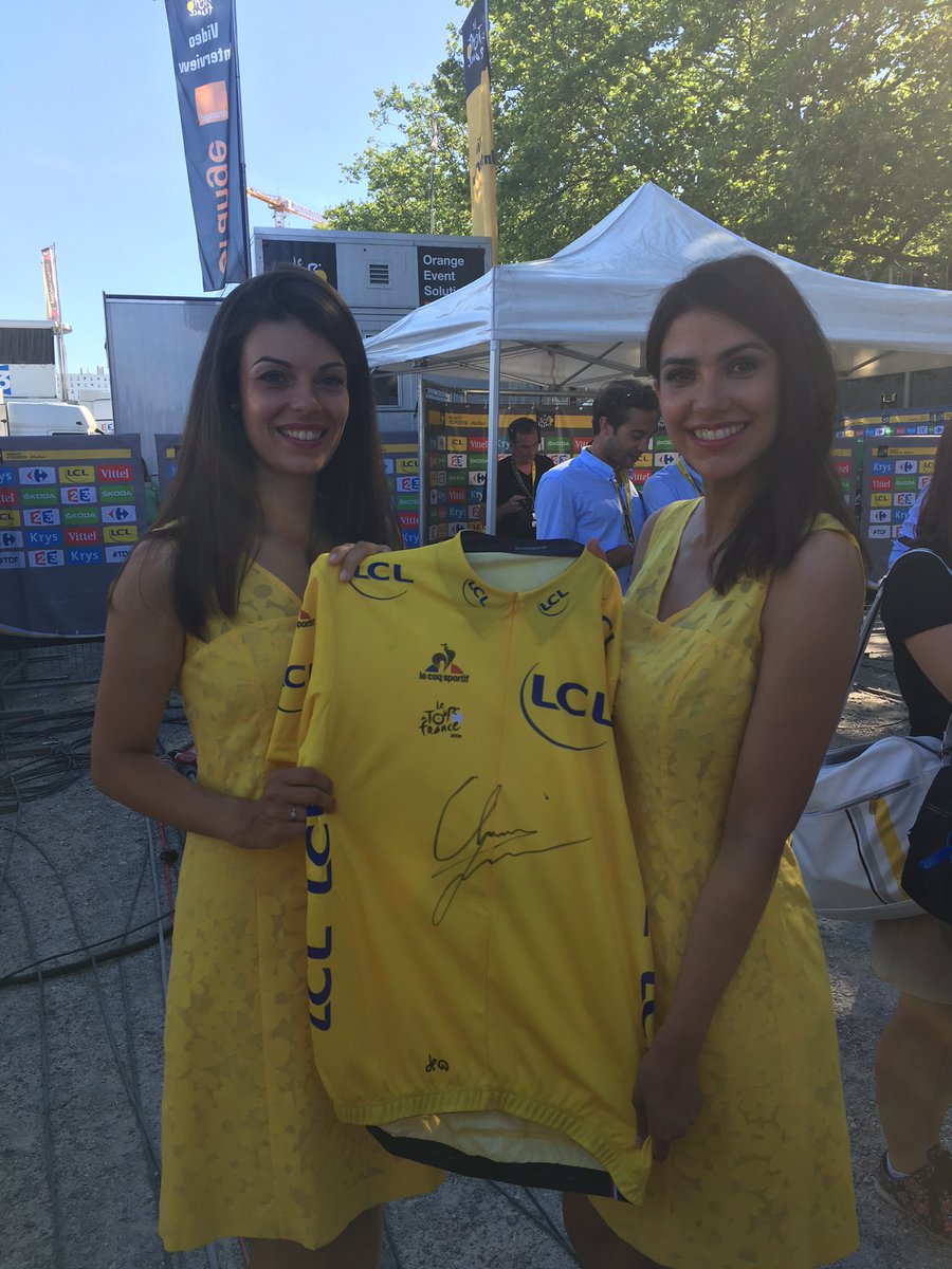 LeTour's tweet image. RT pour gagner un @MaillotjauneLCL dédicacé par Froome / RT to win a yellow jersey signed by Froome @lecoqsportif