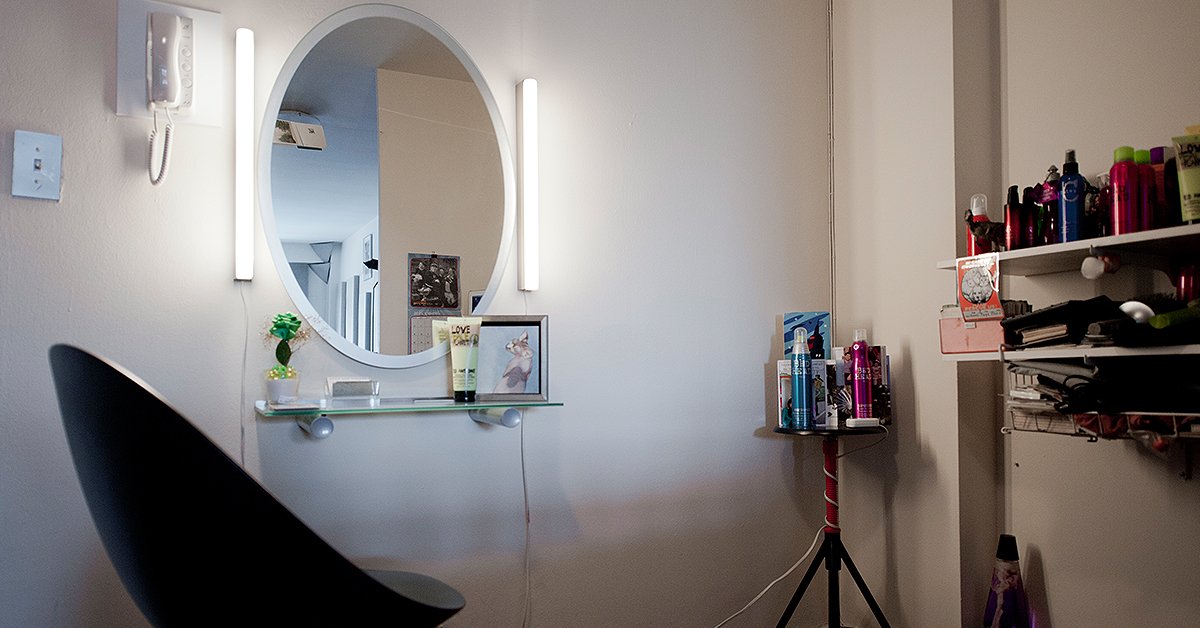 fred_stepkin's tweet image. Take a look inside my hair salon! Book an appointment today :) #FredStepkin #HighFashionHaircuts