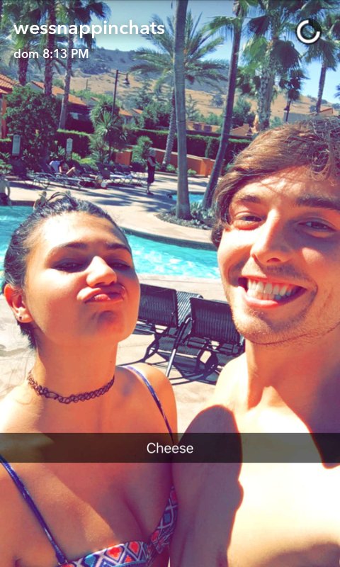 Emblem3Arg's tweet image. Wesley publico esta foto en su Snapchat, recientemente.