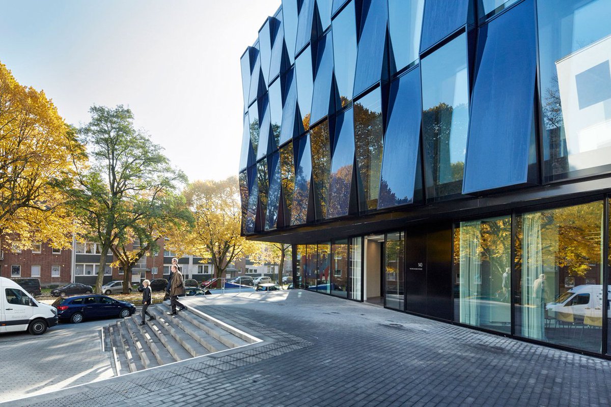 THEnergyNet's tweet photo. 10 buildings that prove #solar can be beautiful: https://t.co/KnmjQ4aJZV @DianaBudds @FastCoDesign
#PV #ActOnClimate https://t.co/NU2q3tvXMW