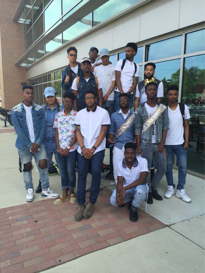 kicksandtricks's tweet photo. #BSU20 #BSU19 #BSU18 #BSU17 | #KushModelsEnt #owwKush 🙌🏾😇 https://t.co/GphrbsTRxl