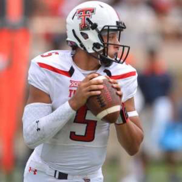 YouWinNOW's tweet image. Texas Tech QB Patrick Mahomes' new trick play is a head-turner

 a.msn.com/r/2/BBurUTO