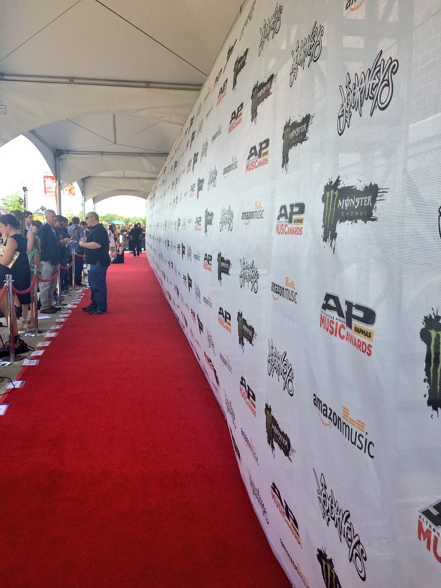 FearlessRecords's tweet image. Hanging out at the #APMAS! #FearlessatAPMAs