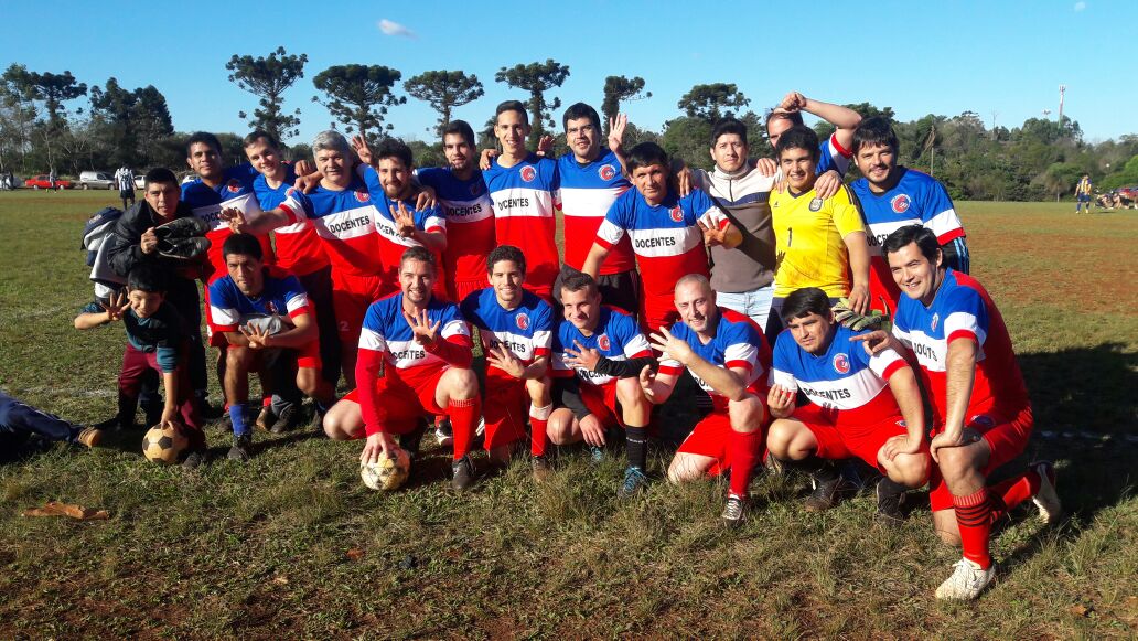 Marceloalespi's tweet photo. Vaaaamos Club Docentes Unidos Eldorado ganamos él clásico 4 a 2 https://t.co/xXOgU1eBUl