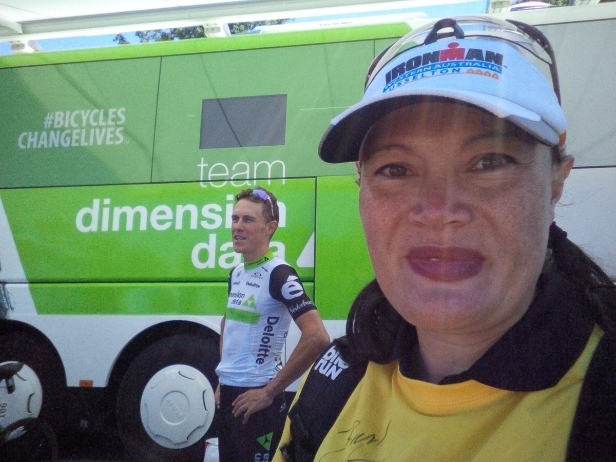 I &amp; <a href="/sergepauwels/">Serge Pauwels</a> look good on the <a href="/TeamDiData/">Nguyen</a> bus: consider painting us on it? ;) <a href="/dimensiondata/">DD</a> #letour #TDF2016