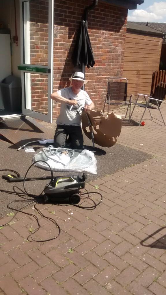 Amazing day at the spring centre helping in the community, decorating, weeding, painting, providing new equipment