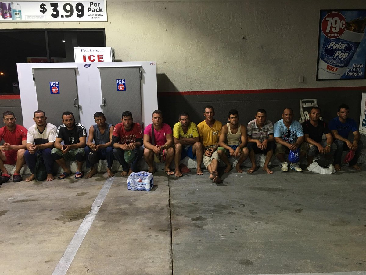 Three groups of #Cuban migrants make it to shore on #FloridaKeys. bit.ly/29Tr7ua https://t.co/cWOEg3o7YA