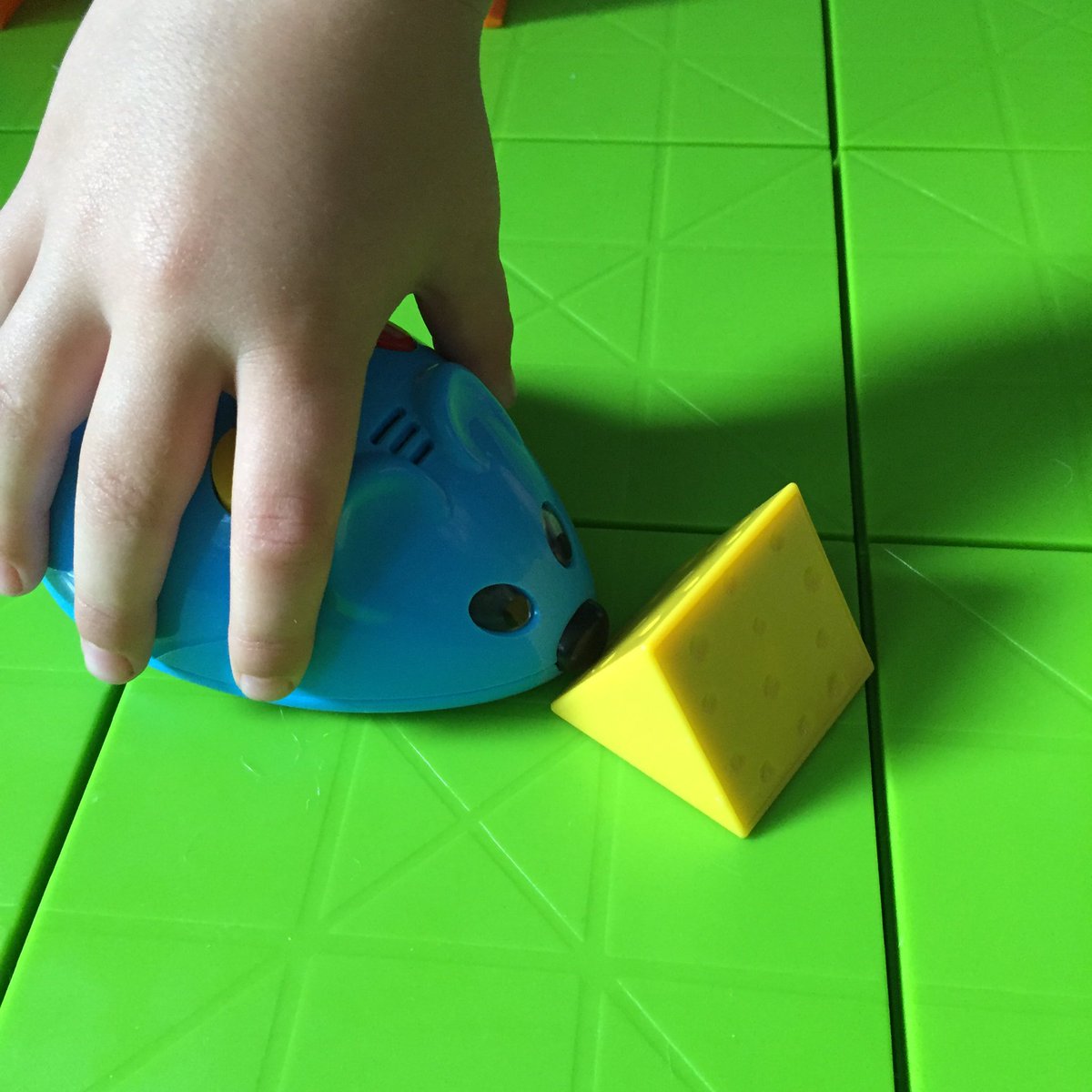 curiouskindie's tweet image. Loving our new coding activity set! #CodeAndGoMouse #STEM #spatialawareness #kinderchat