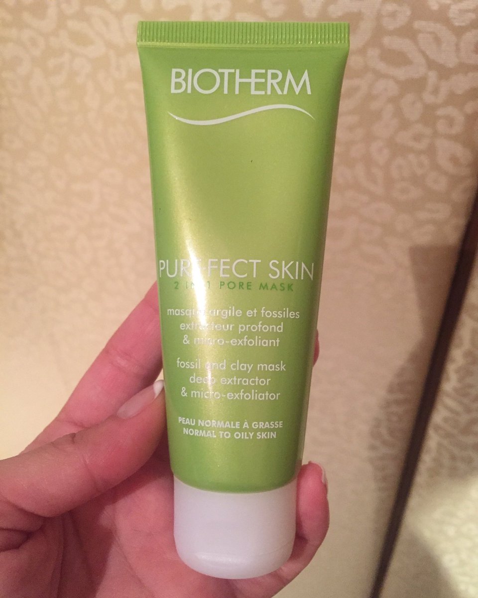 SunnyLeone's tweet photo. This is the best mask I've ever used!Try it out ladies&amp;gents!It actually works and your pores disappear.Obsessed!! https://t.co/yMIyPgBDGs
