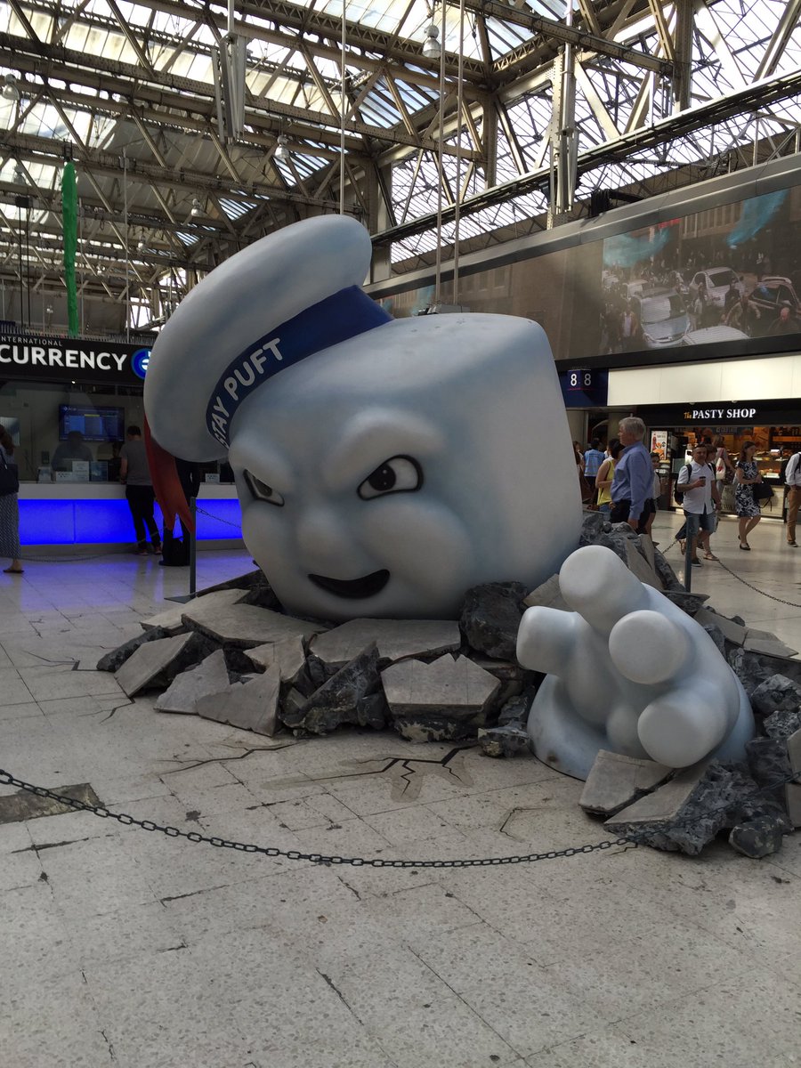 fast_philosophy's tweet image. Experiential marketing at Waterloo @Ghostbusters - more positive sentiment than a lifetime of ads #memorystructures
