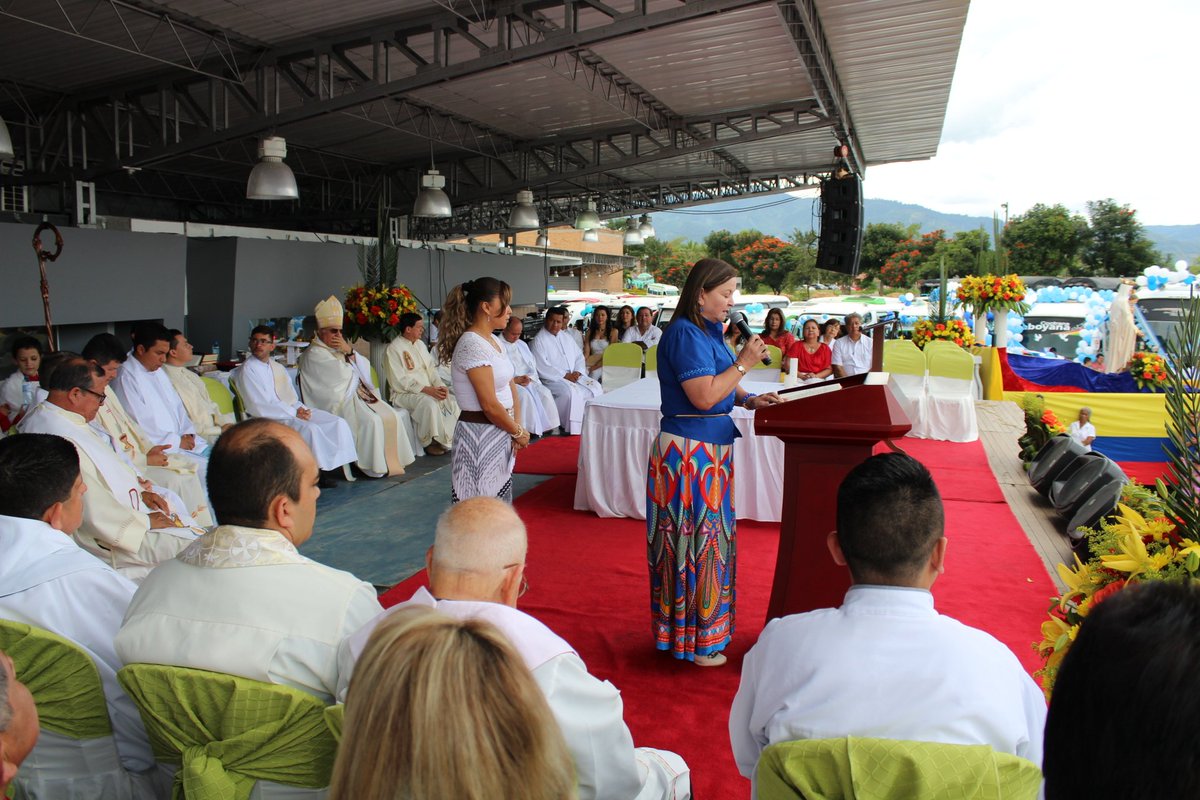 tuterminalsa's tweet photo. Aniversario 17 de la terminal de transportes, día de la virgen del Carmen patrona de los conductores. https://t.co/tW5bQ2jrlJ