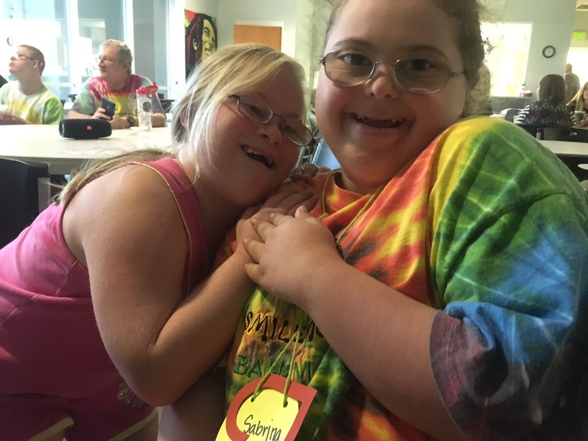 alexaday_11's tweet photo. Everyone deserves to have a friend look&amp;love them the way Shannon does to Sabrina💖👭 https://t.co/Mu4cJfmH4X