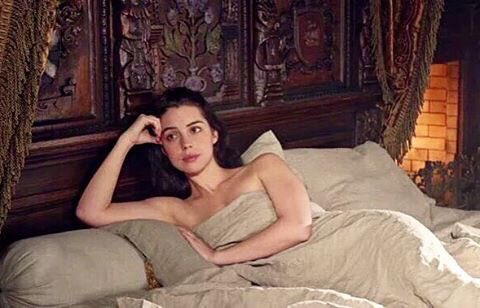 AdelaideKSource's tweet image. [PHOTO] &quot;Monday&apos;s be like🙄 #sigh #tostayinbed #ornottostayinbed&quot;-Adelaide a few minutes ago [via adelaidekane on IG]