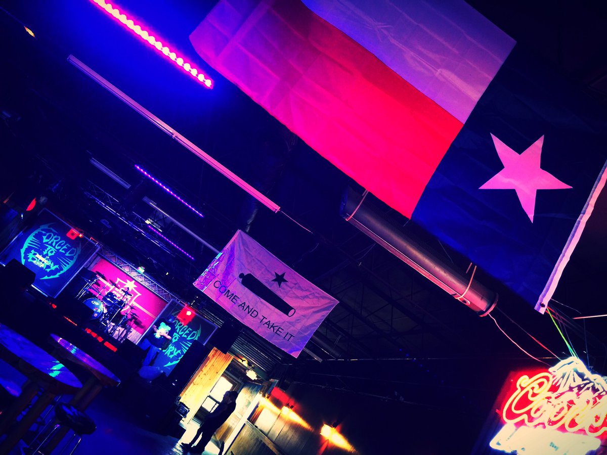 sashatravis's tweet photo. Also ... I love this venue #band #music #tour #mankindisobsolete #thealiceproject #texas #comeandtakeit #depotobar https://t.co/Vxti3wuI9U