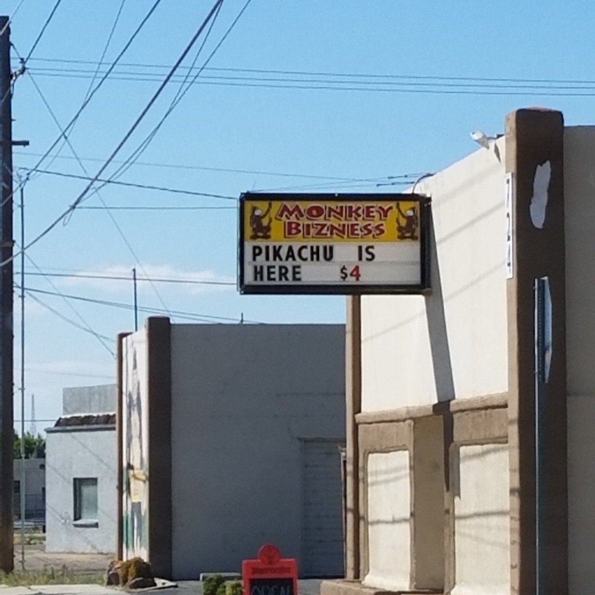 ConwayChris9's tweet image. Out hunting, made me feel like part of some weird cult. #PokemonGo