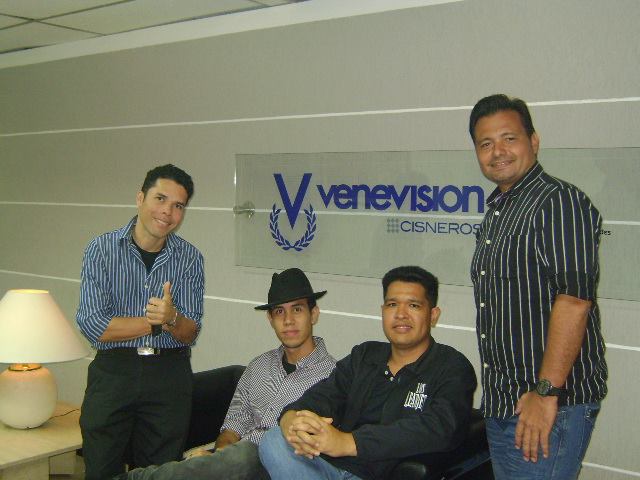 LearJetsBand's tweet photo. En Venevisión previo a la entrevista para Estrenos y Estrellas... https://t.co/b2oldklIDB