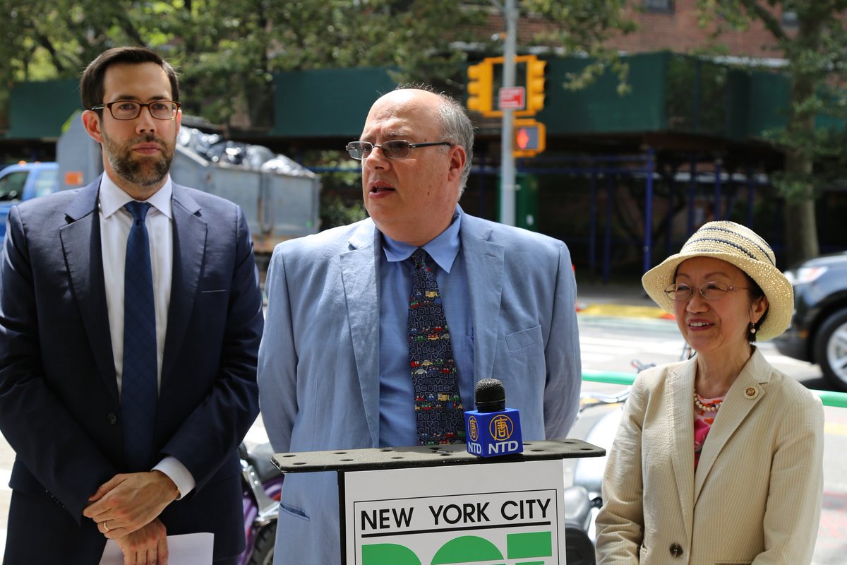 NYC_DOT's tweet photo. Ribbon cutting for new midblock crosswalk on #ClintonSt #LES. #VisionZero w/ @DanielSquadron @CM_MargaretChin &amp; CB3 https://t.co/lAdtxmWPve