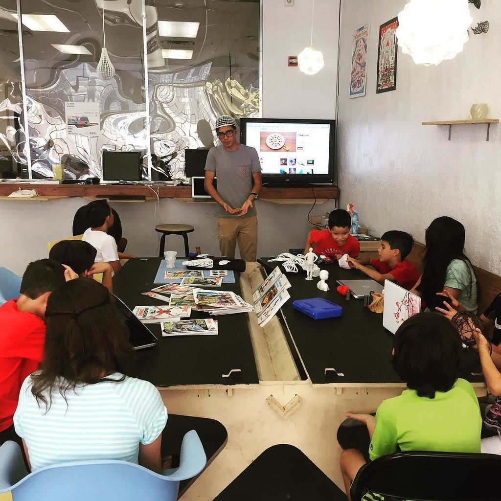 FabLabEP's tweet photo. #makercamp #3dprint #3dprinting #3dmodel #fablabelpaso #fablabep #makerspace #makermovemen… https://t.co/Vo8RQjb5CO https://t.co/UOtUms19g9