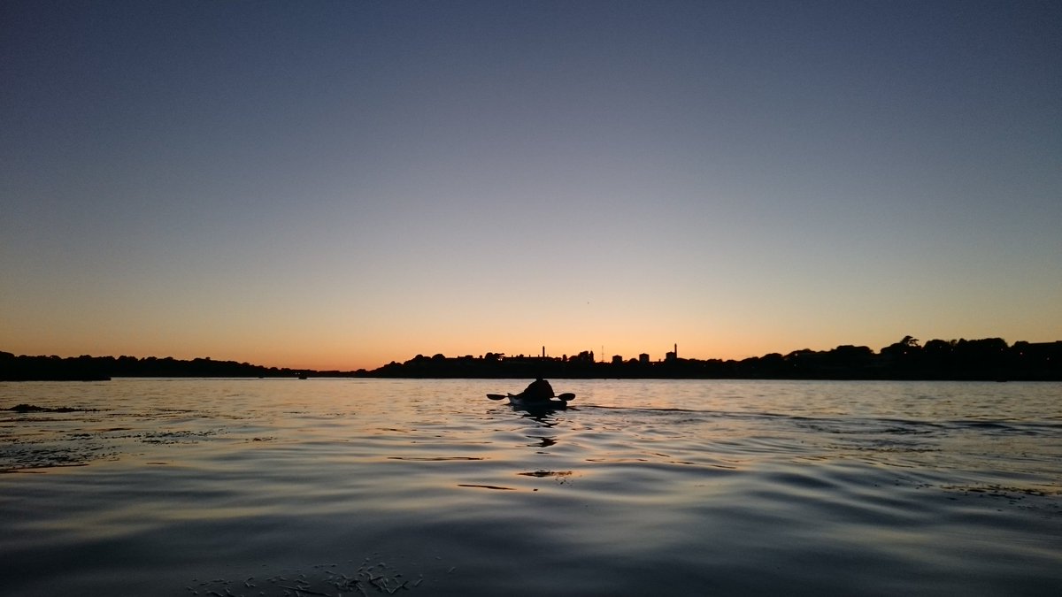 This is one of the best times of the day to go #kayaking #dusk #Plymouth <a href="/simonventon/">simon venton</a> <a href="/ecoplymouthstev/">Steve Whiteway ,BCAc</a>