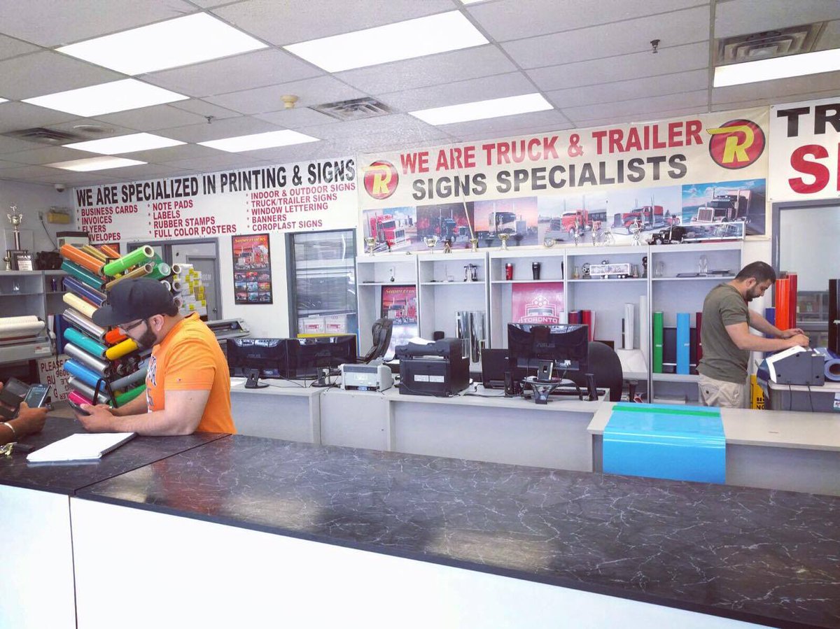 MotorTechF's tweet photo. RK Printing, the best place for customizing your trucks #rkprinting #dot #mc #cvor #trucking #drivers #decals https://t.co/6QykGh2GGy