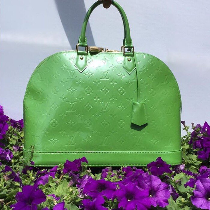 Pocket full of <a href="/LouisVuitton/">Louis Vuitton</a> 🌸 Available at our Englewood location. Contact directly with inquiries. 📞: 201.567.2960