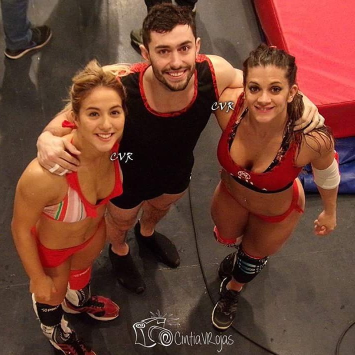 VignistasOffi's tweet photo. Son Los Mejores Hoy Y Siempre 
Con Ustedes Rojo Para Siempre 
#TrioGanador 
Amarlos Siempre https://t.co/nBPBZLLuN9