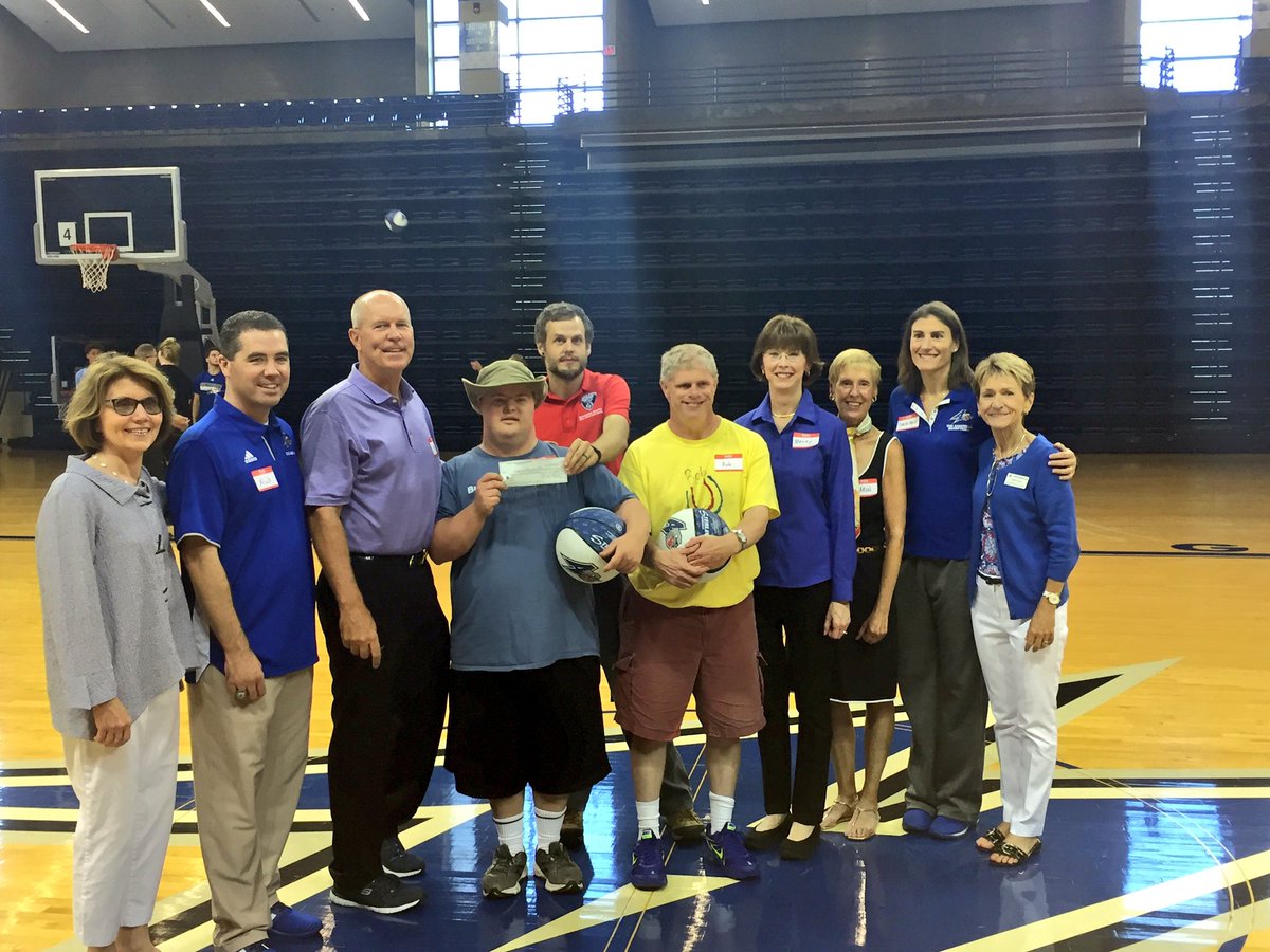 UNCAvlBulldogs's tweet photo. Big thank you to everyone who made this possible, especially the Walnut Cove Members Association for their donation. https://t.co/HzyJS7YKor